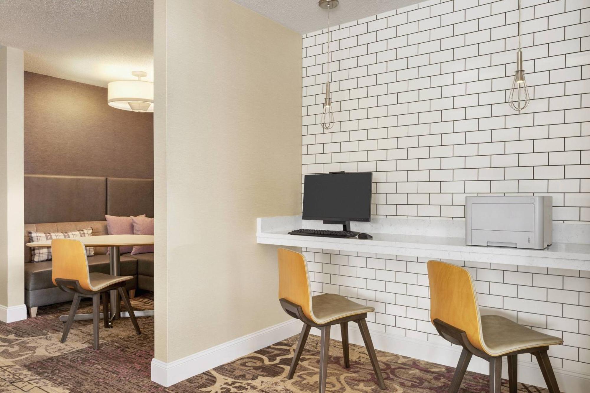 Hotel By Marriott Philadelphia West Chester/exton